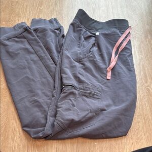 Women’s figs jogger pants size L tall